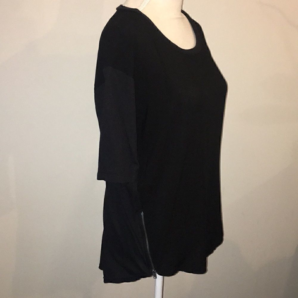 Splendid zipper detail tee  